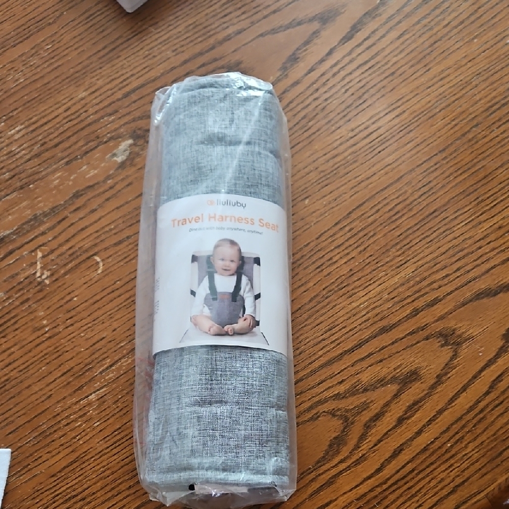 Liuliuby Travel Harness Seat in Gray